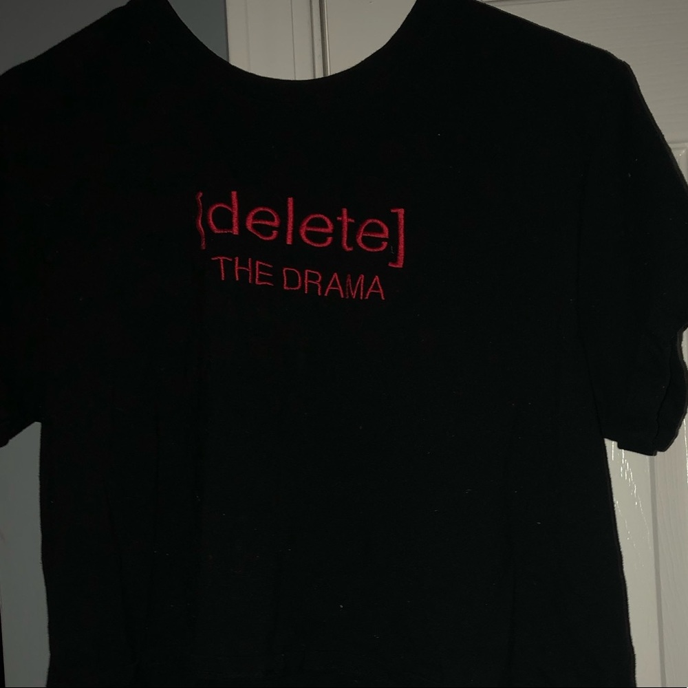 ‘Delete the drama’ XL crop top